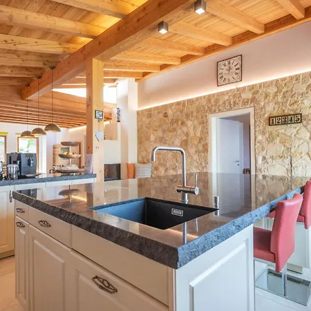 Holiday home Mit Schoenem Seepanorama Und Naturteich Castelletto Di Brenzone