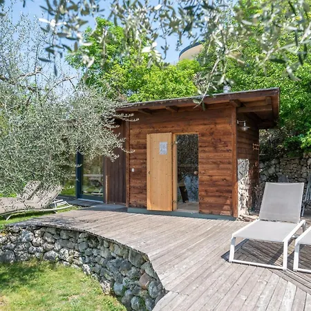 Holiday home Mit Schoenem Seepanorama Und Naturteich Castelletto Di Brenzone